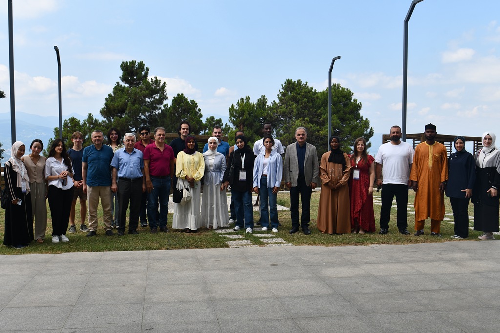14 ülkeden 16 öğrenciyle buluşma