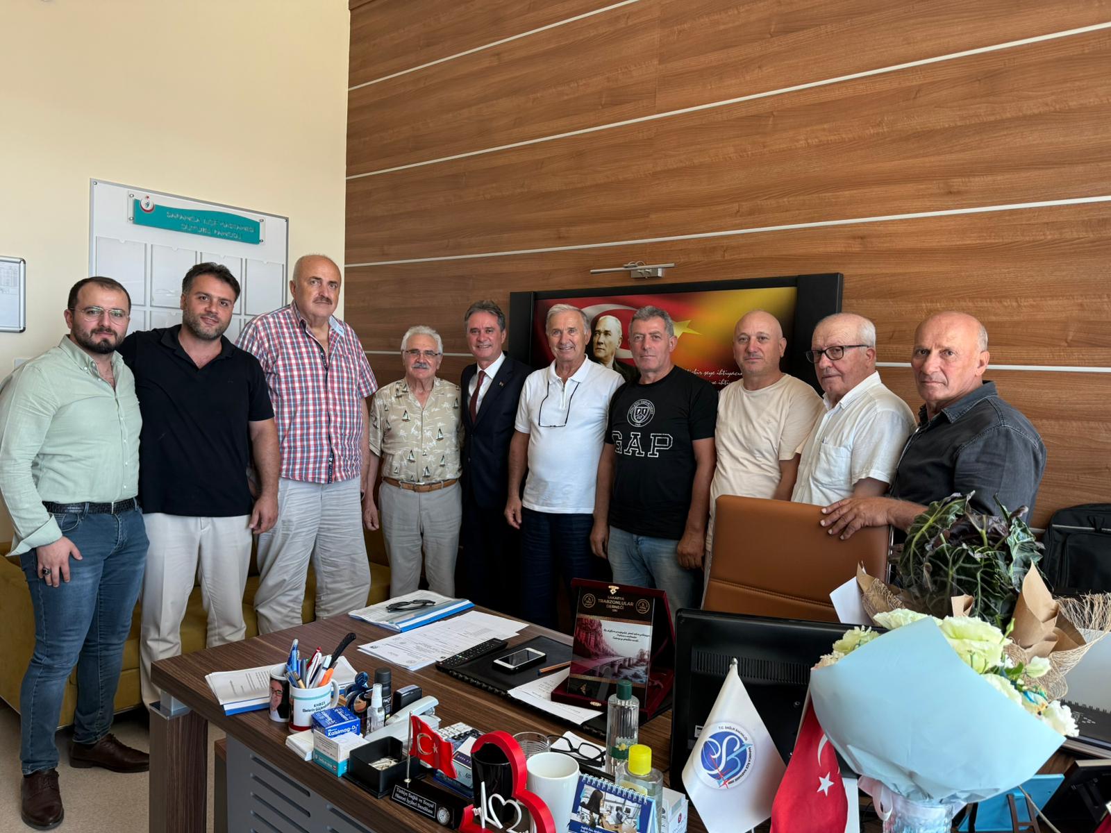 Trabzonlular Derneği’nden yeni müdüre ziyaret