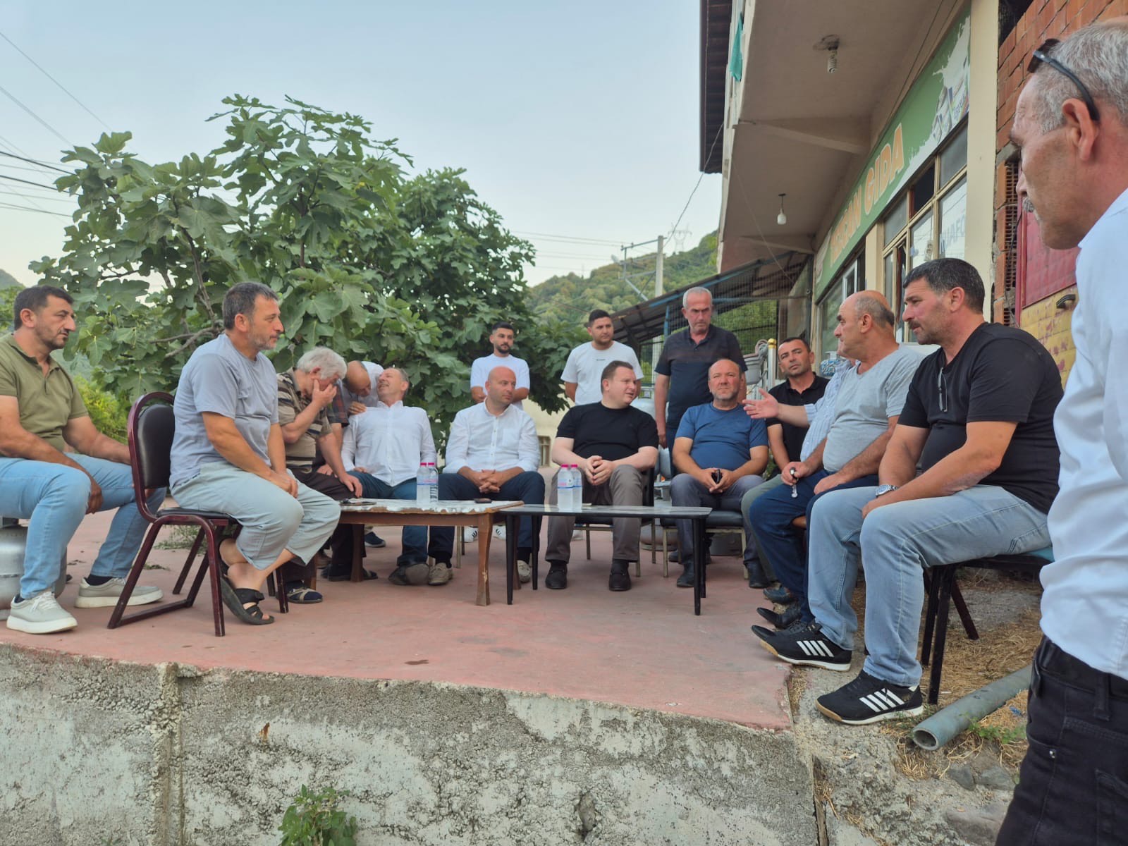 MHP Sakarya’dan yangın bölgelerine ziyaret