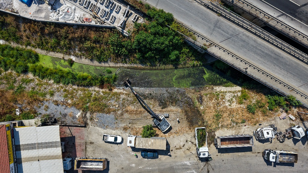 Çark Deresi ve çevresi temizleniyor