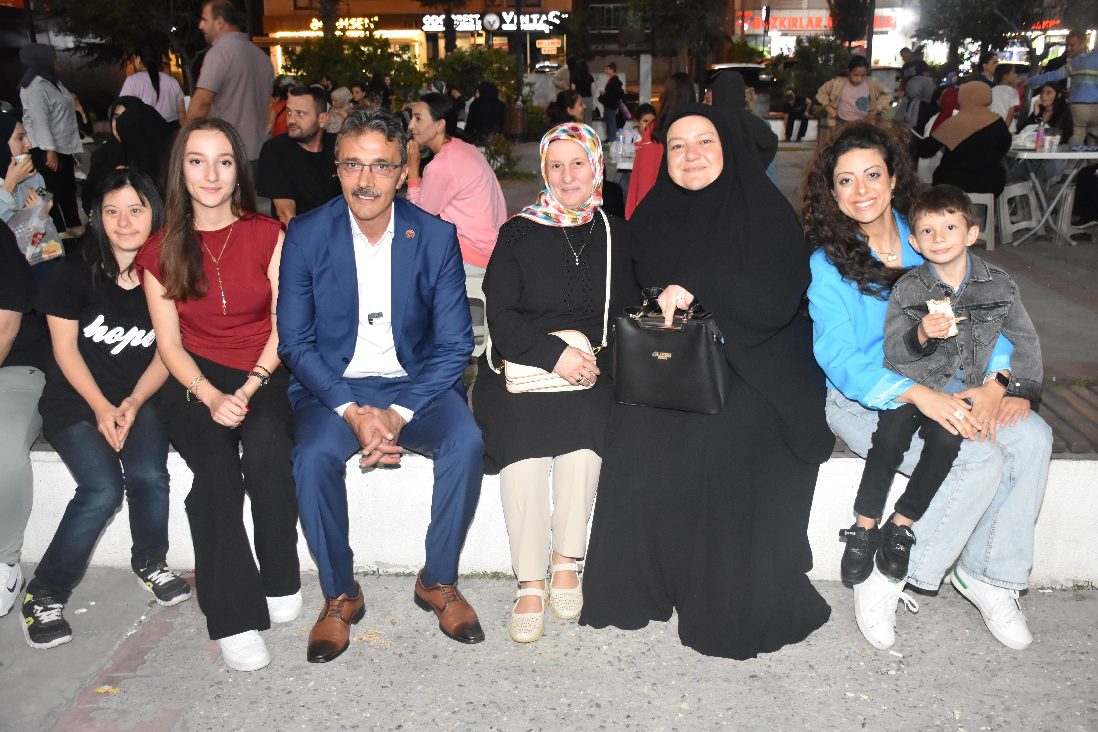 ‘MAHALLEMDE ŞENLİK VAR’ HIZ KESMİYOR