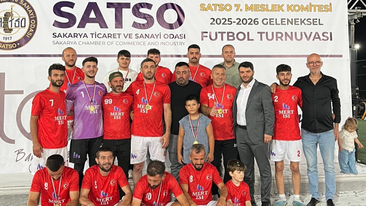 Şampiyon Mert Isı kupayı kaldırdı