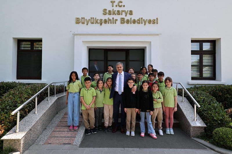 Başkan miniklere başarı diledi
