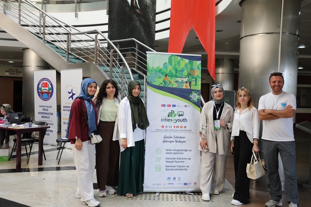 Avrupalı gençler Sakarya'yı geziyor