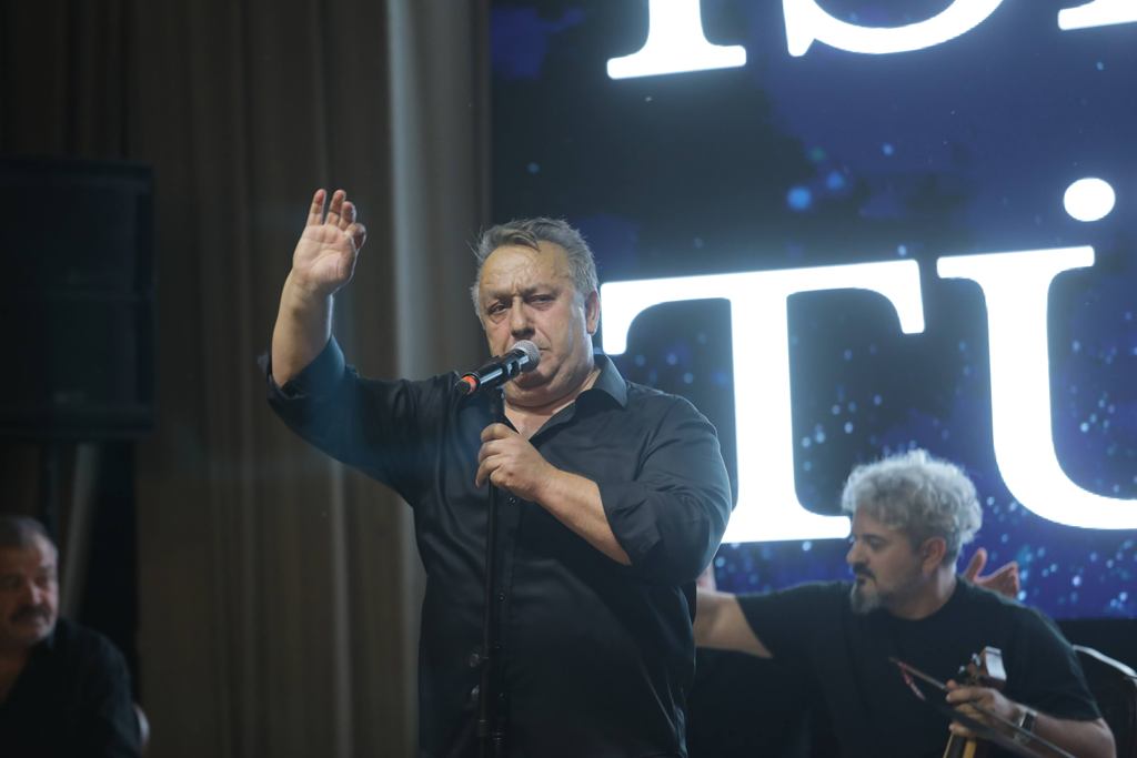 İsmail Türüt fuarda coşturdu