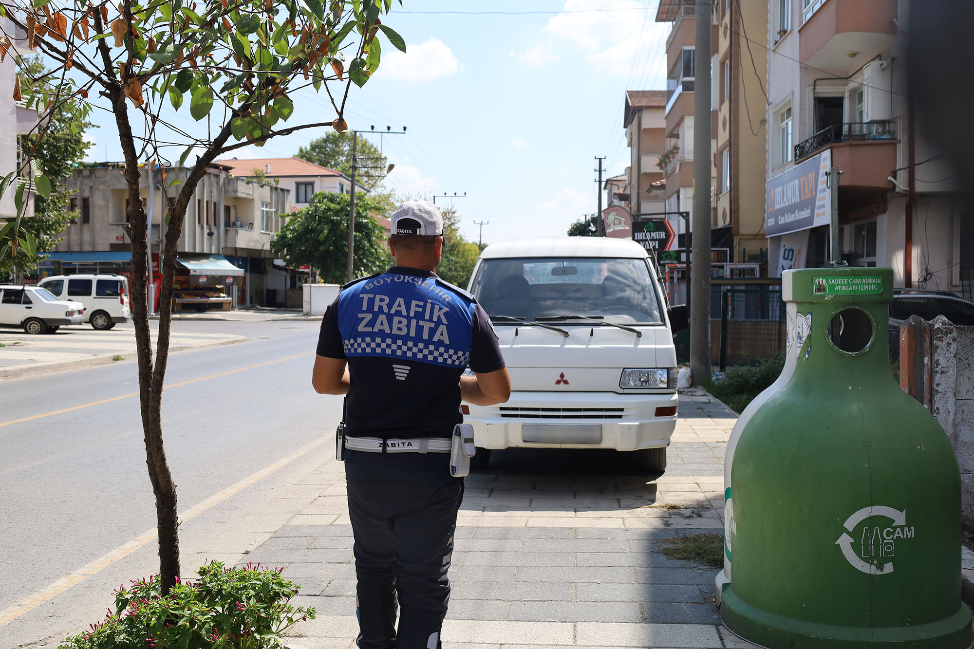 Büyükşehir zabıtası tek tek uyardı