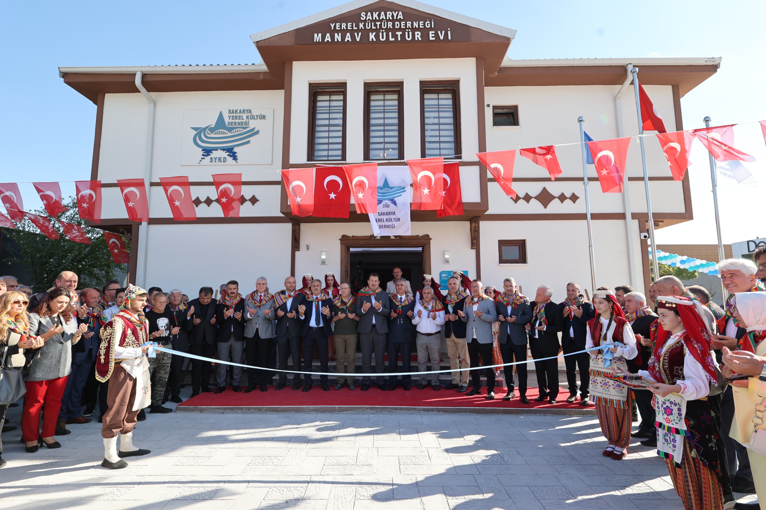 Manav Kültür Evi’ne görkemli açılış