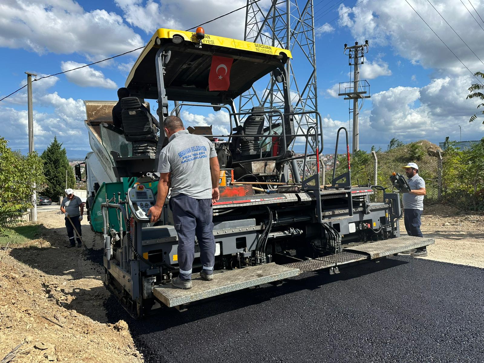 Serdivan’da Yollar Yenileniyor