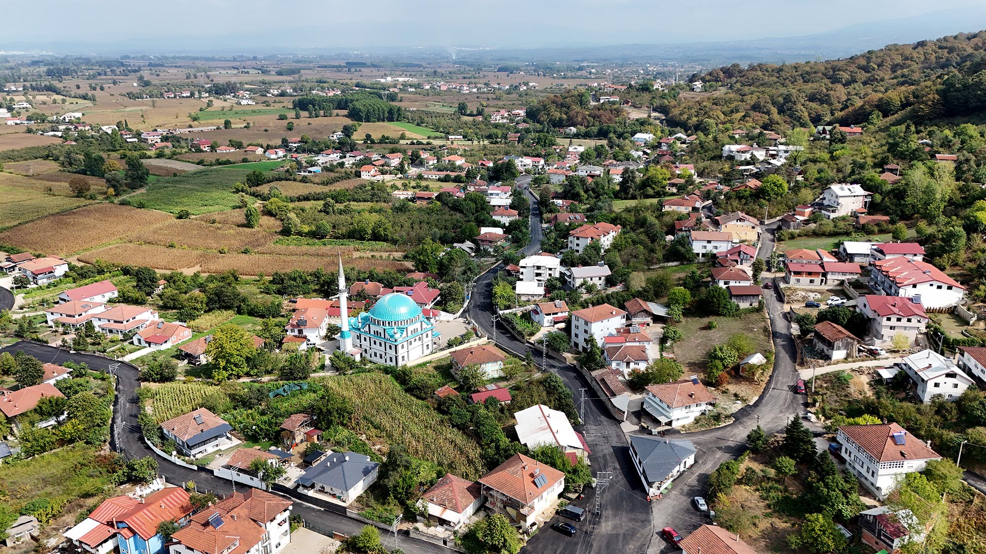 Akyazı'da asfalt sevinci yaşanıyor
