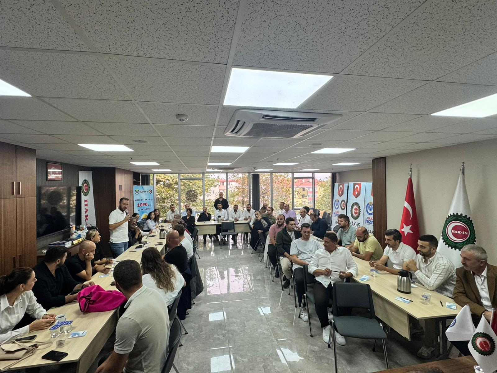 Hizmet İş temsilcileri topladı