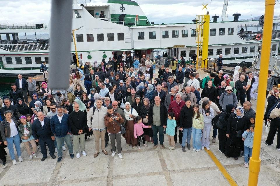 BAKKALLAR BÜYÜKADA'DA MORAL DEPOLADI