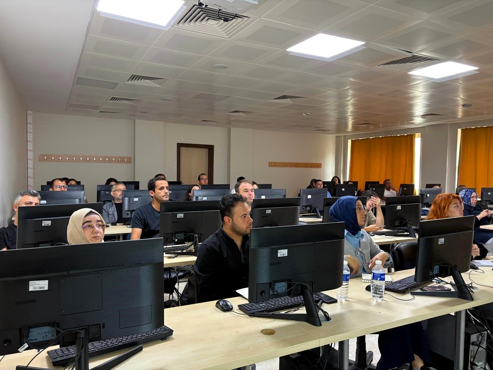 SUBÜ personeline ‘İleri Excel Eğitimi’