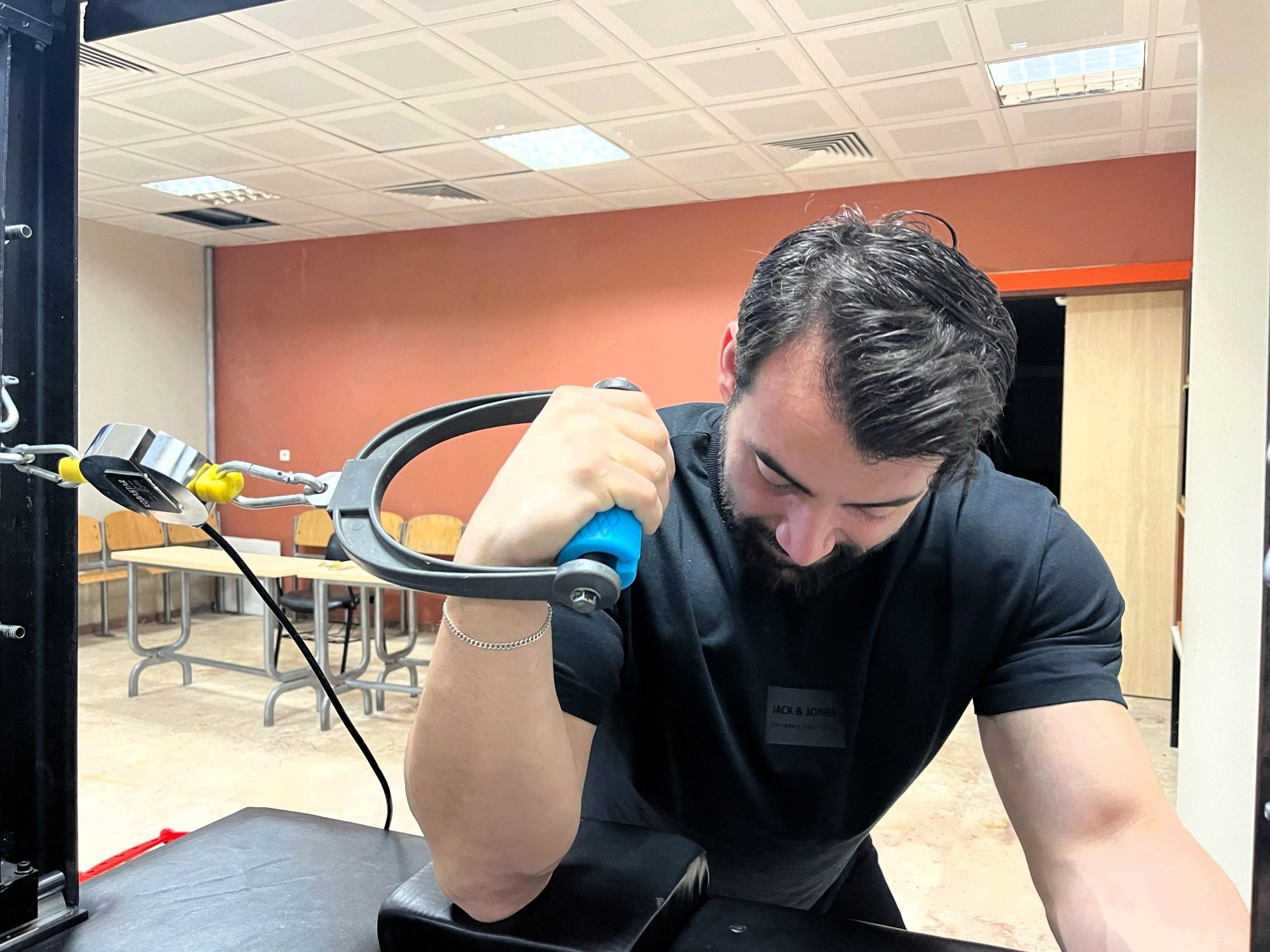 Bilek güreşi ölçüm aracına patent
