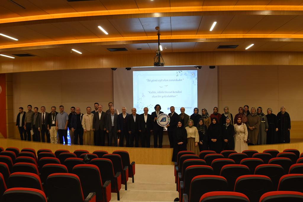 Sakarya İlahiyat başarısını sürdürüyor