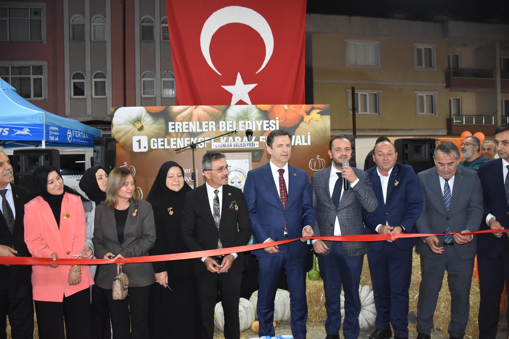 ERENLER'de  KABAK FESTİVALİ COŞKUYLA BAŞLADI