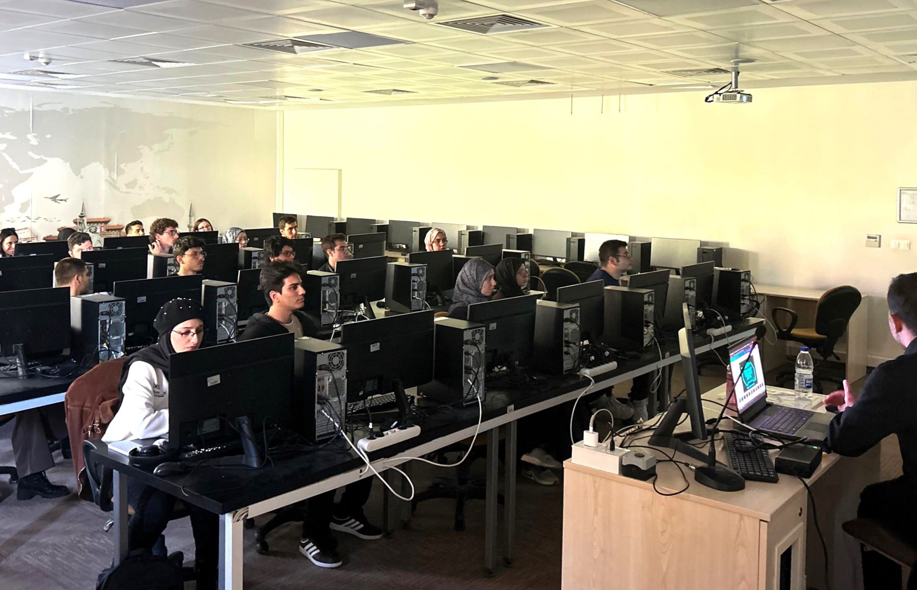 SUBÜ’de ‘Siber Tehdit İstihbaratı’ eğitimi