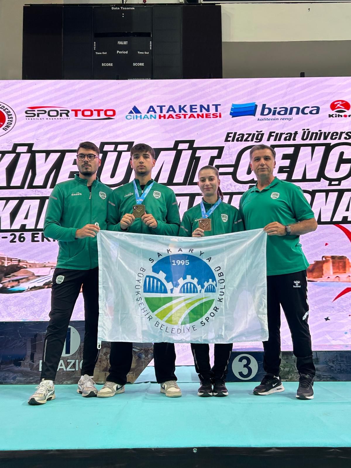 Büyükşehirin sporcuları gururlandırdı