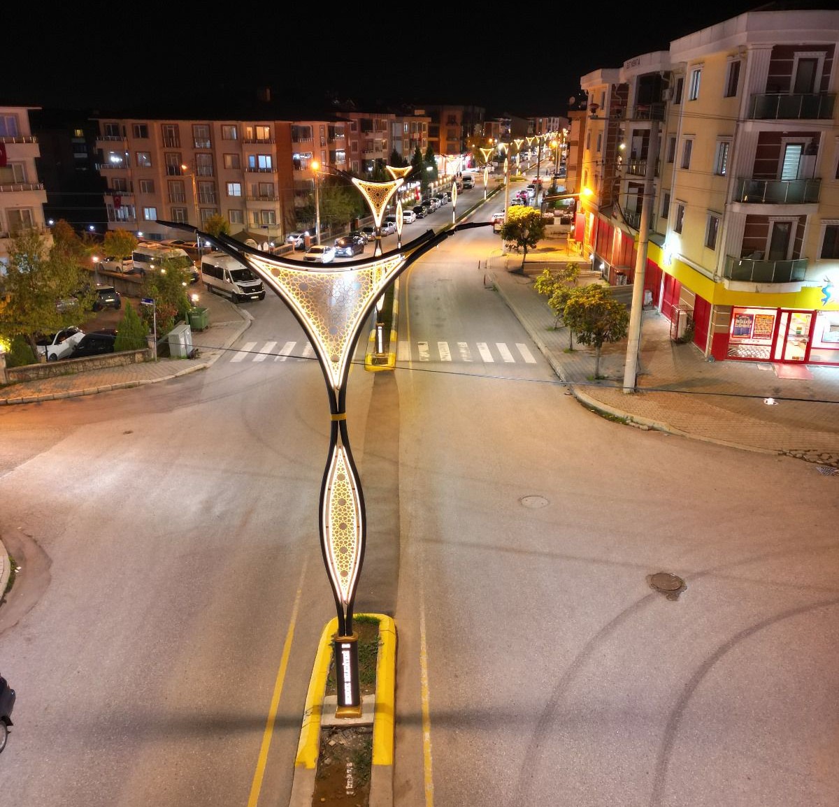 YILDIRIM BAYEZİD CADDESİ IŞIL IŞIL