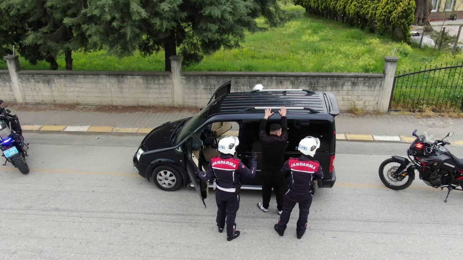 Jandarma suça ve suçluya geçit vermiyor