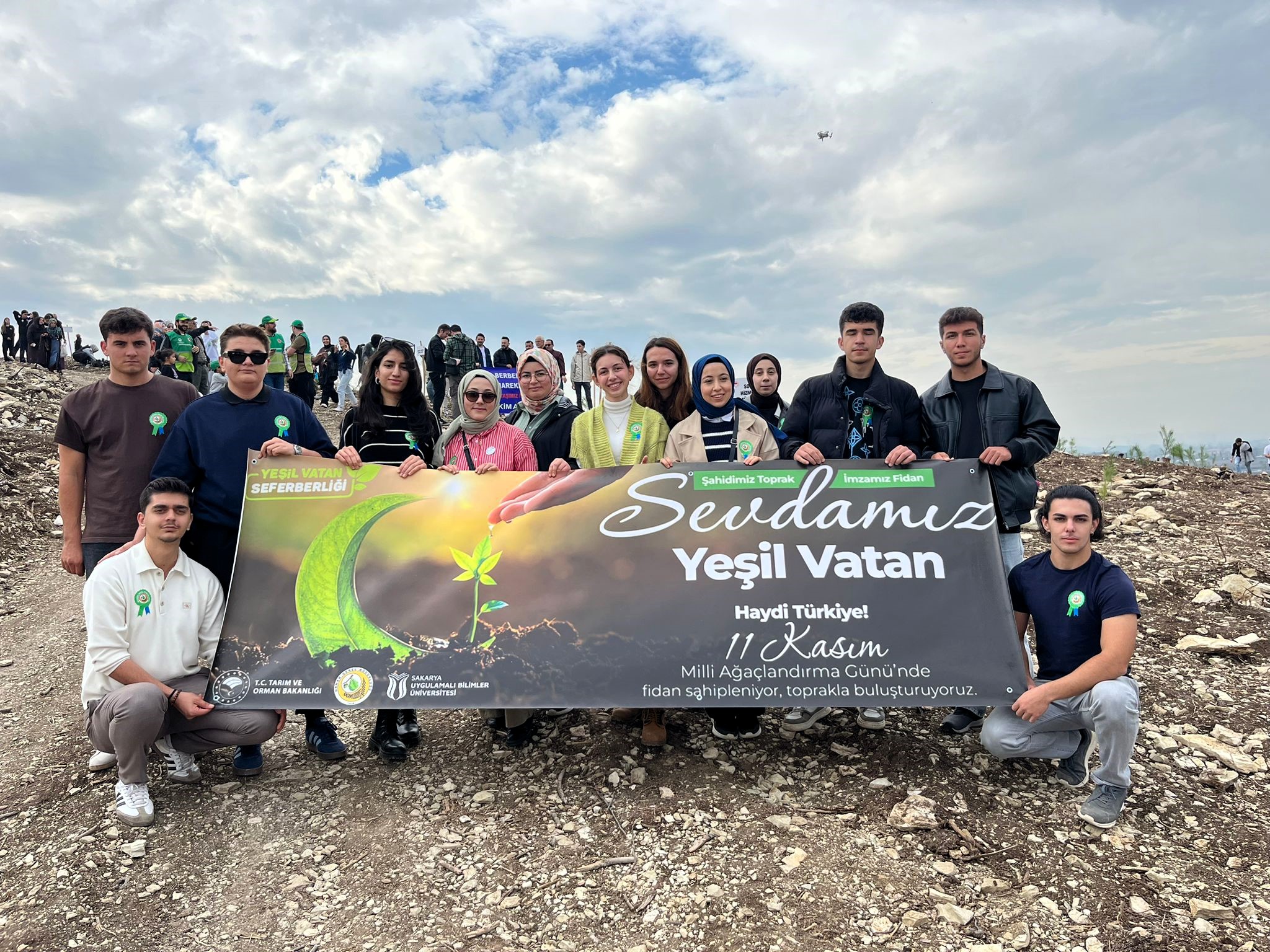 6 öğrenci topluluğu fidan dikti