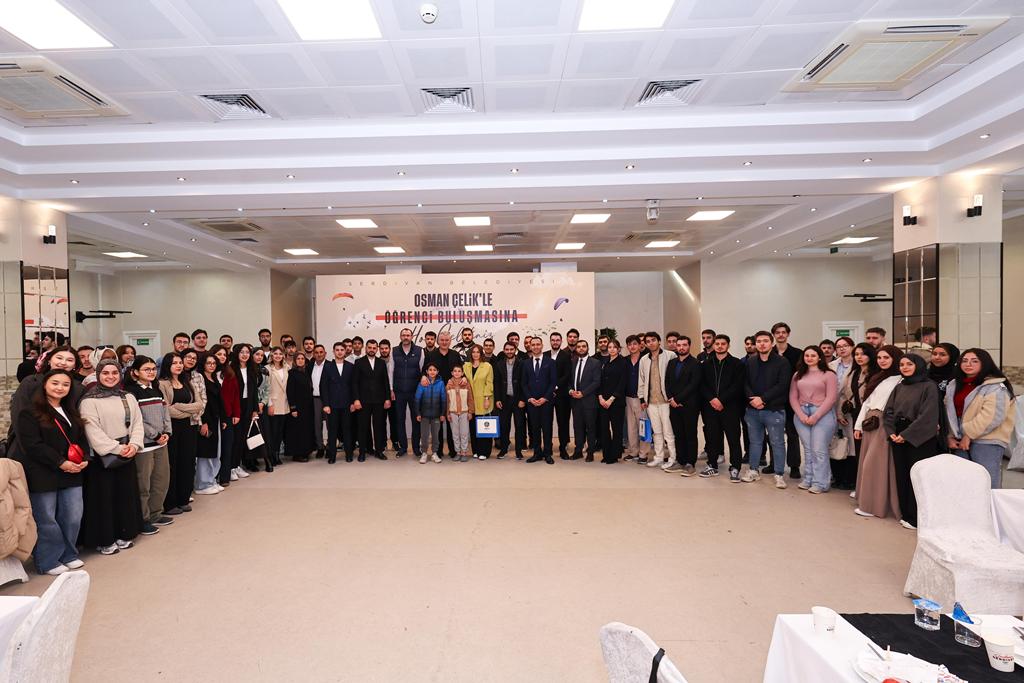 GENÇLER GELECEĞE DAİR FİKİRLERİNİ PAYLAŞTI