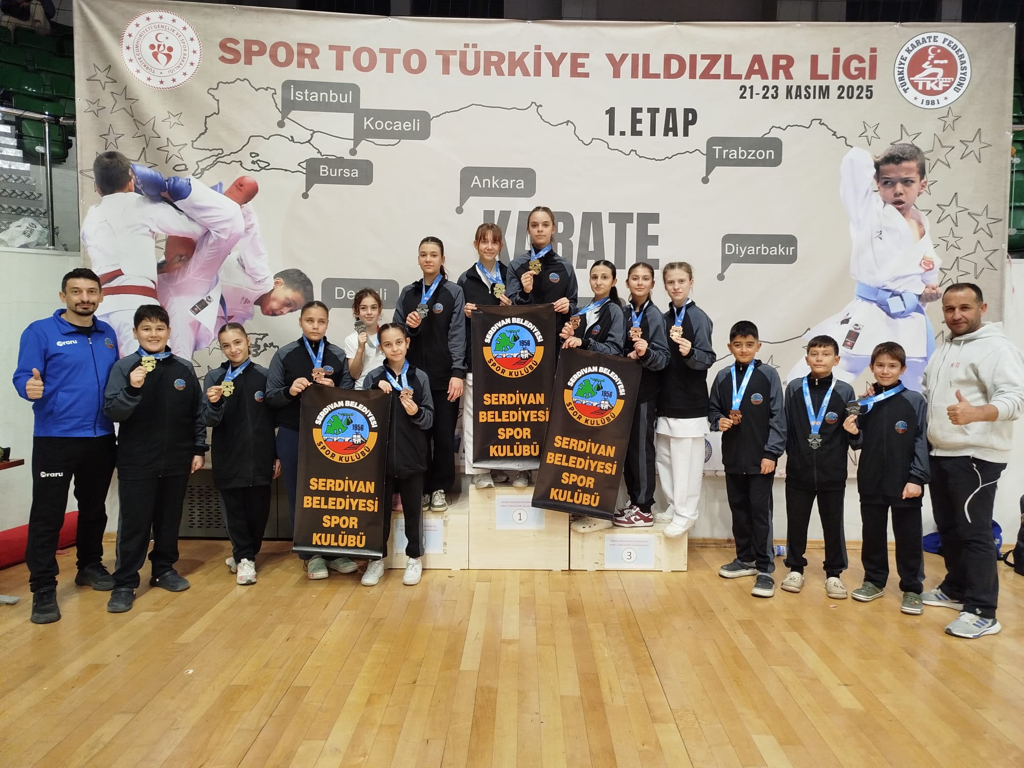 İşte Kürsüdeki Gurur Tablosu