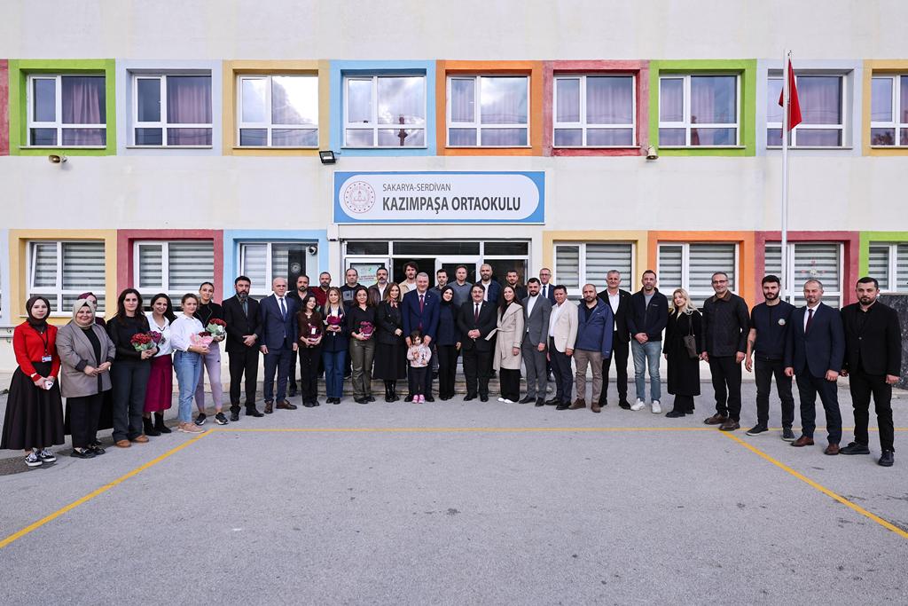 “Öğretmenler Geleceğimize Yön Veren Neferlerdir