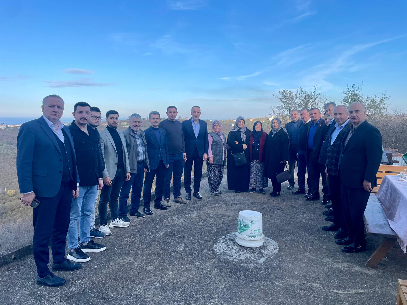 AK Parti Karasu'da dert dinledi