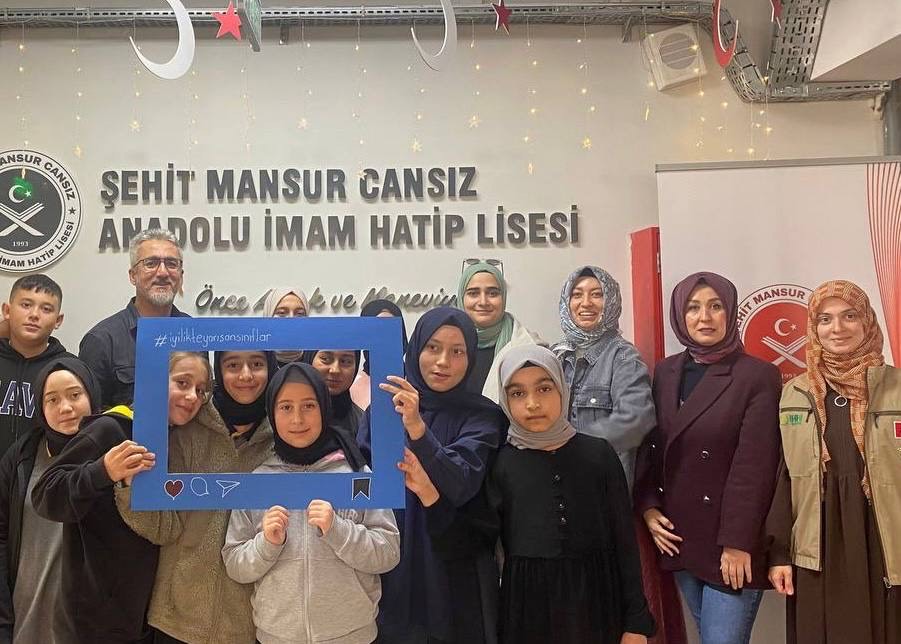 İmam Hatipliler İyilikte Yarışıyor