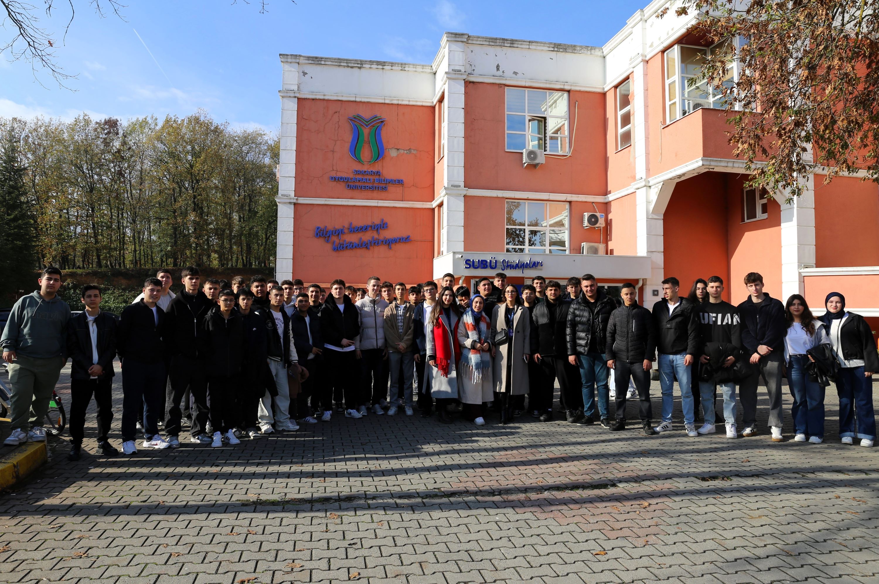 YKS’ye hazırlanan öğrenciler SUBÜ’yü tanıdı
