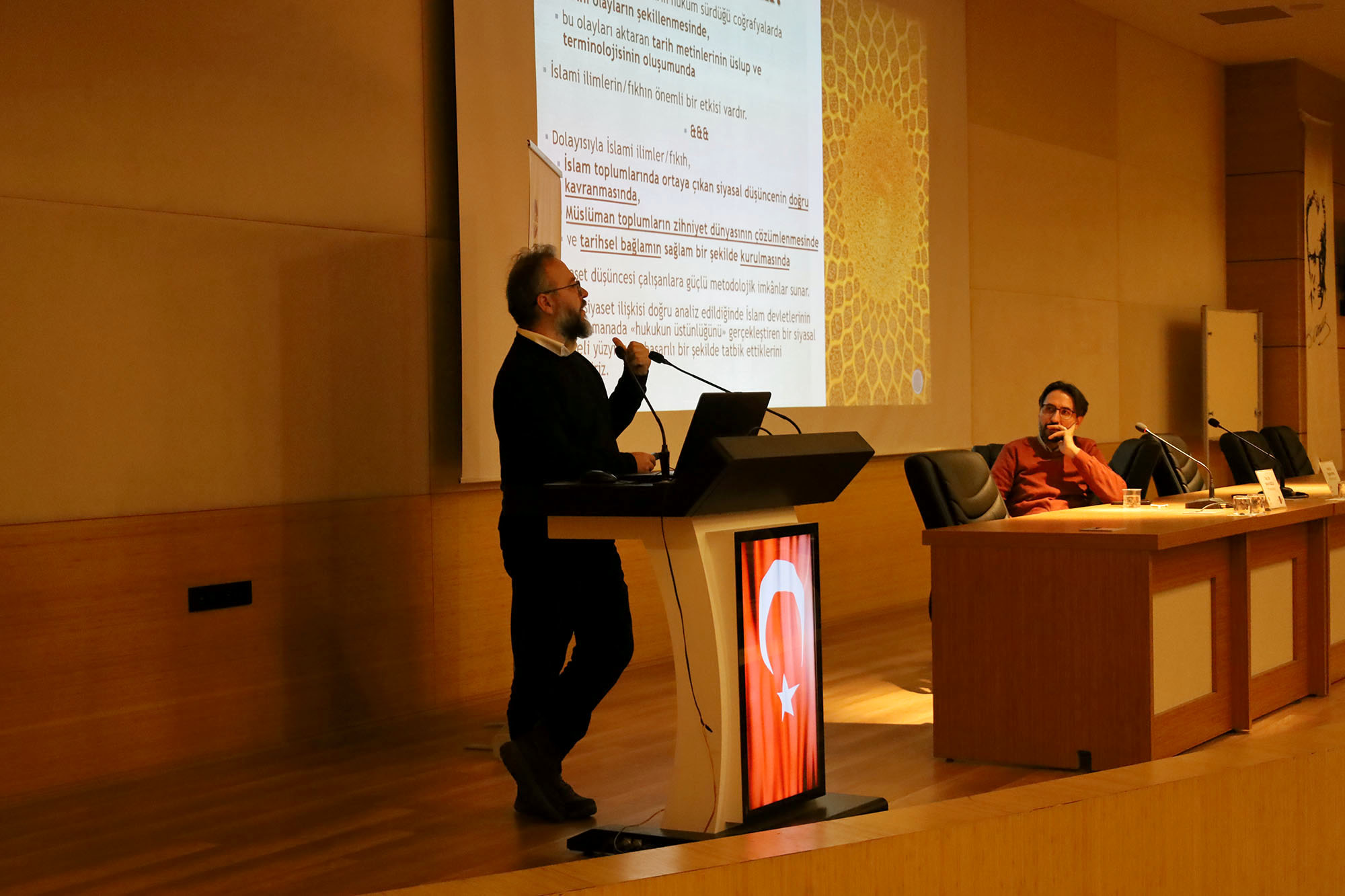 İslam hukuku ve siyaset felsefesine tarihsel bir bakış