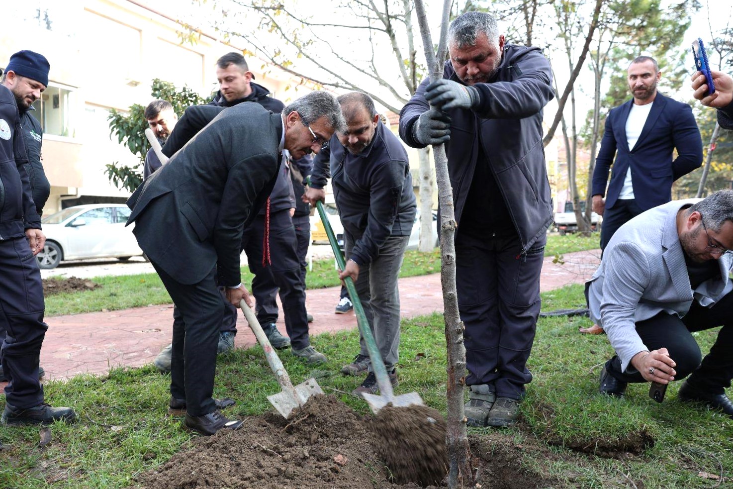 DAHA YEŞİL BİR ERENLER İÇİN