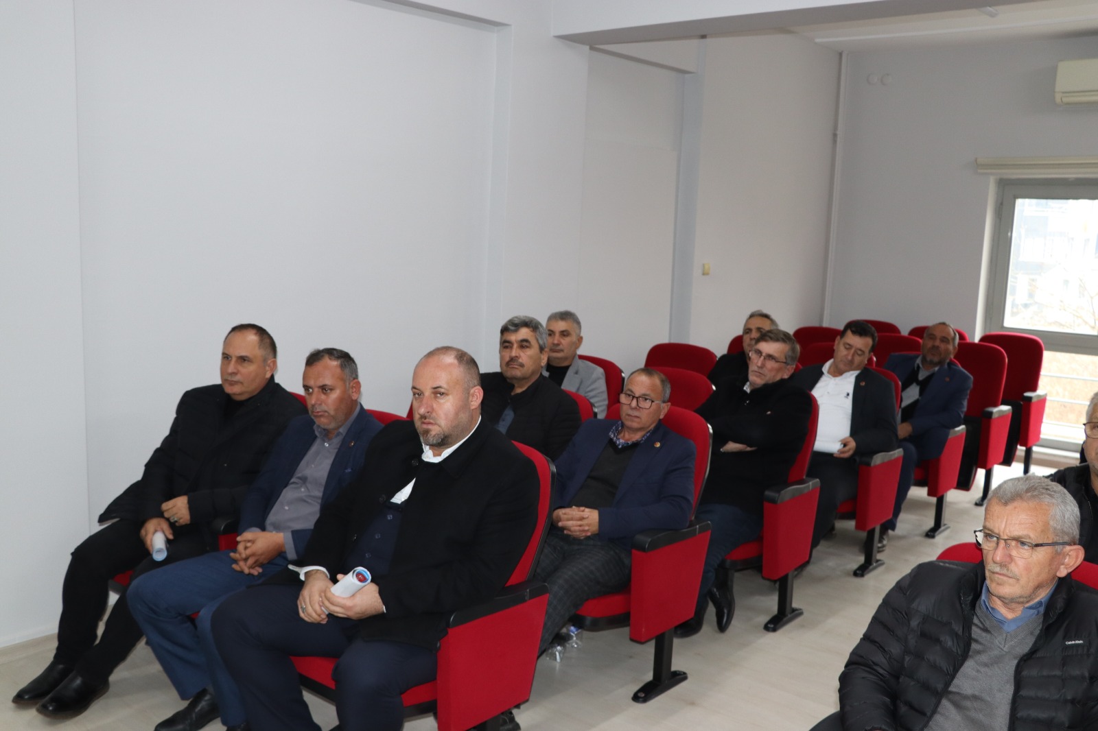 Ferizli'de muhtarlarla değerlendirme