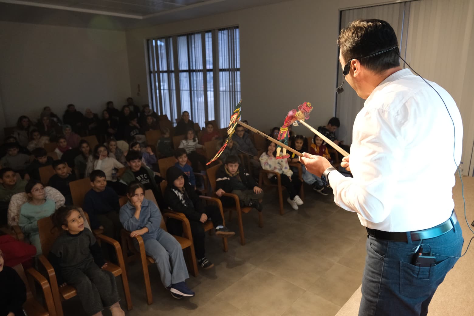 Minikler “Karagöz Göklerde” ile Eğlendi