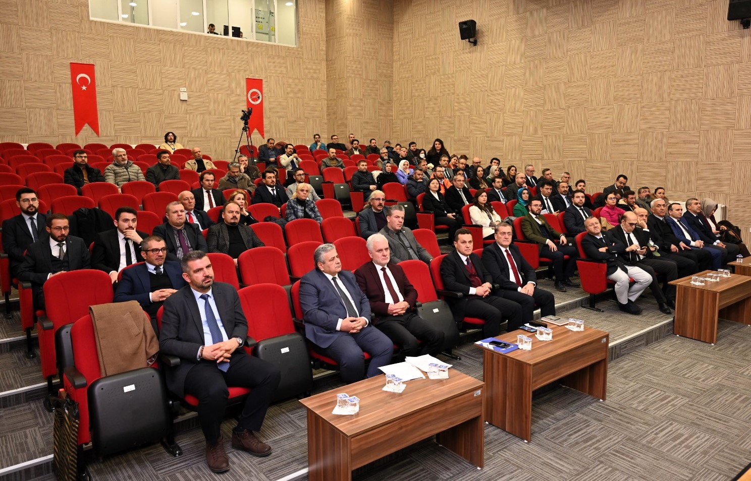 +1 Eğitim Modeli en başarılı sistemlerle aynı çizgide