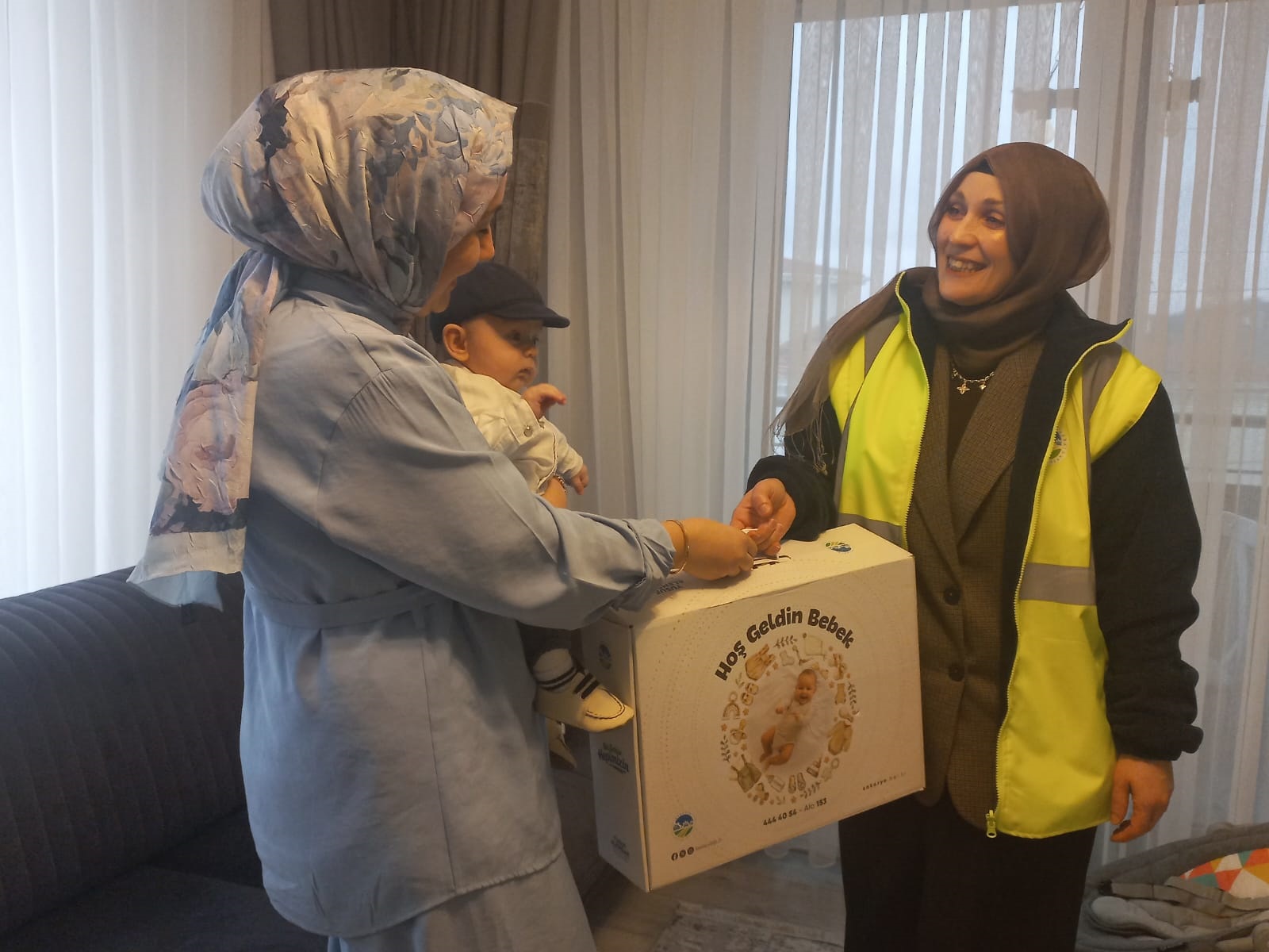 Sakarya’da miniklere ilk hediyeler