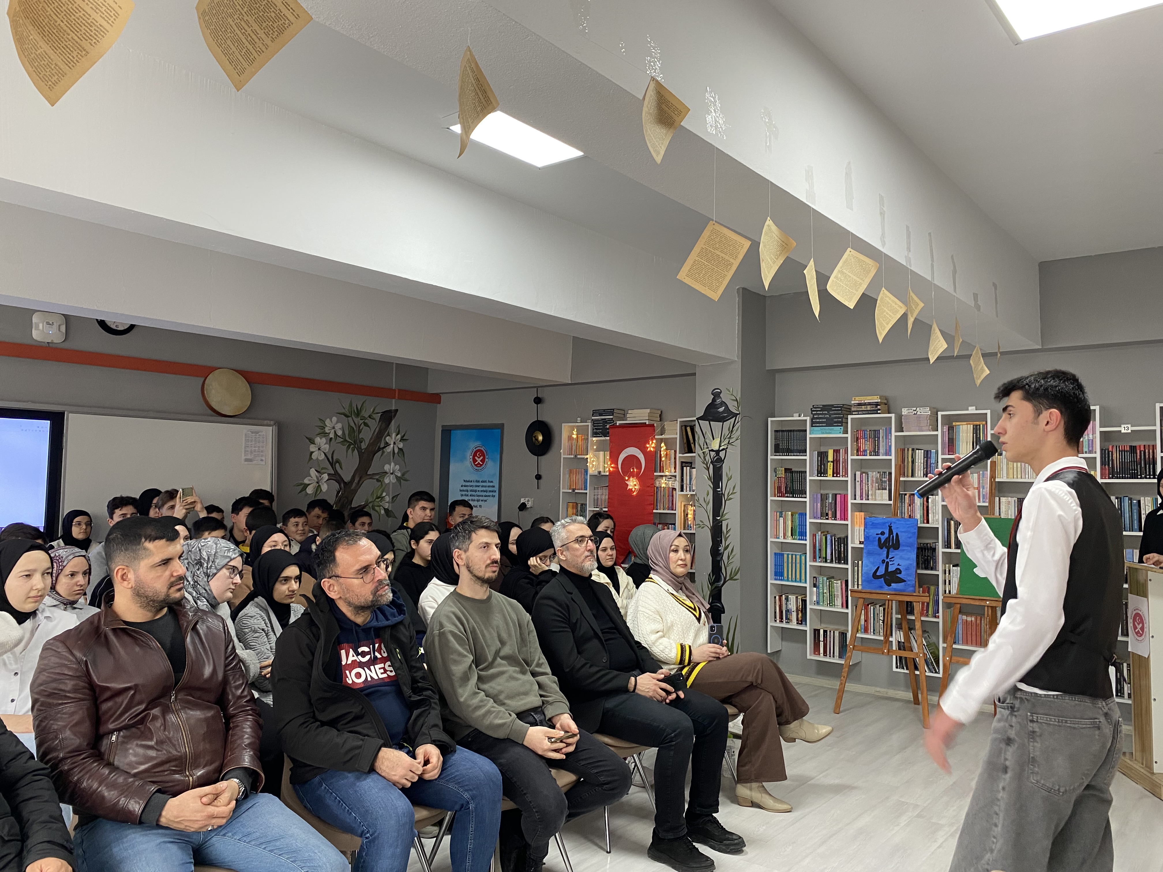 Mâvera Yolu Şiir Dinletisi Gönüllere Dokundu