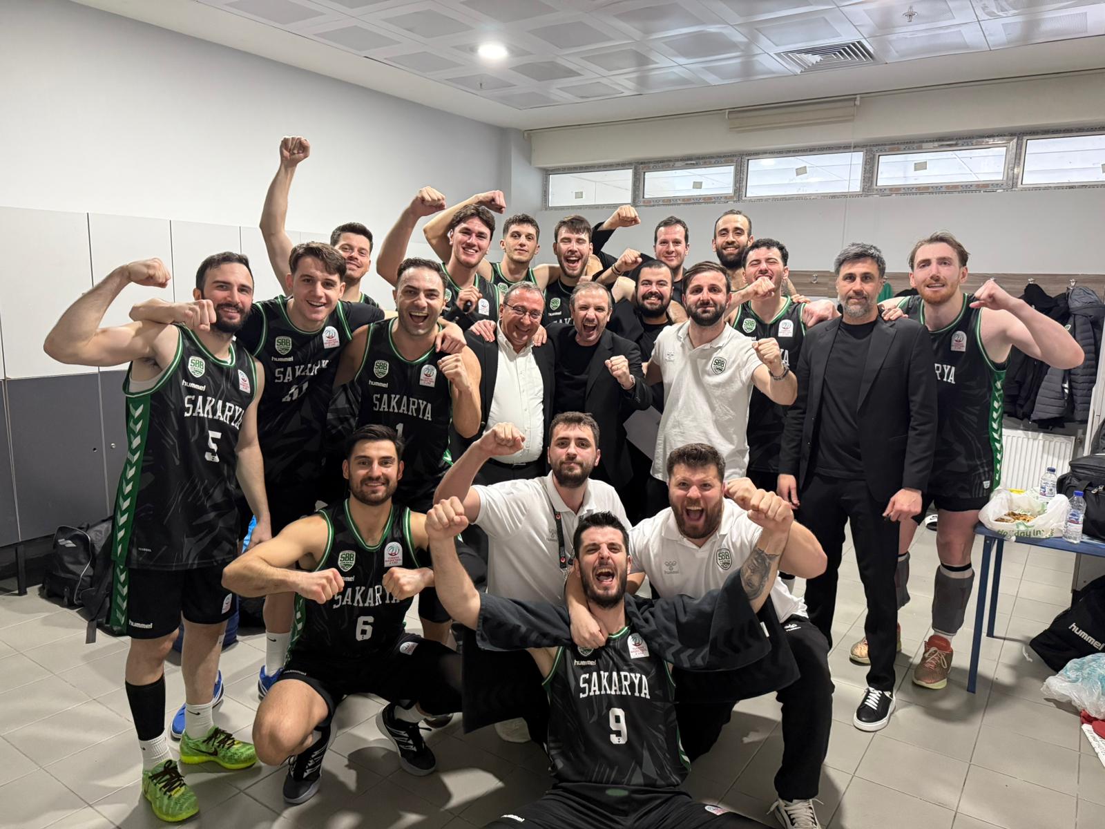 Büyükşehir Basketbol Play-Off’ta!