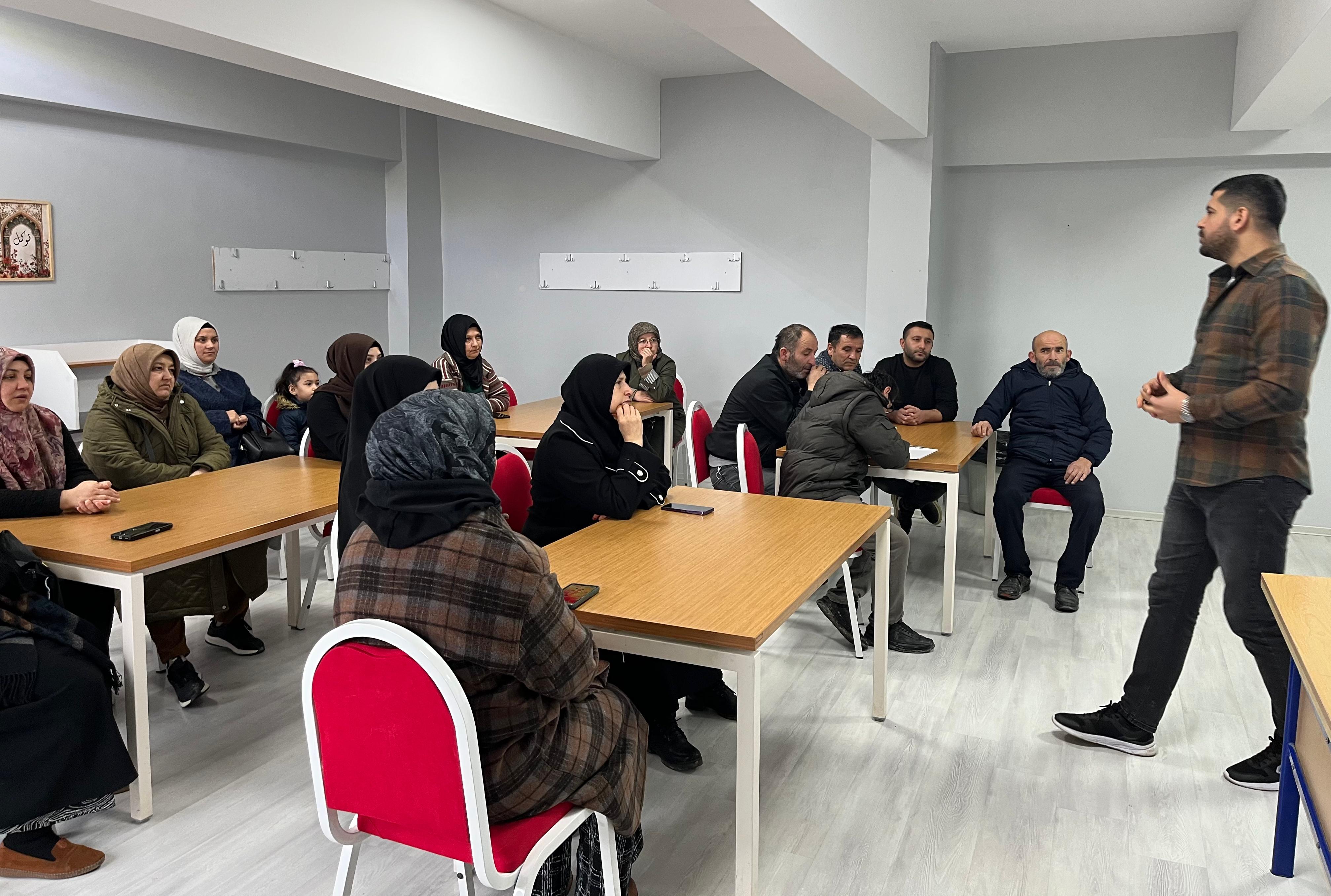 Kaynarca İmam Hatip’te Veli Akademisi Eğitimi