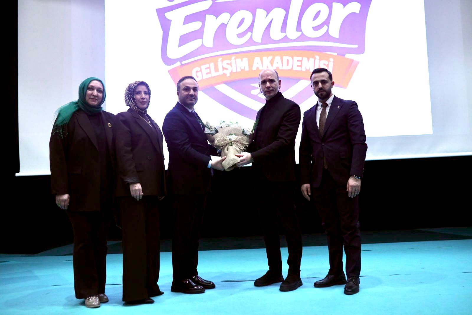 Cem Öğretir eğitim için Erenler'e geldi