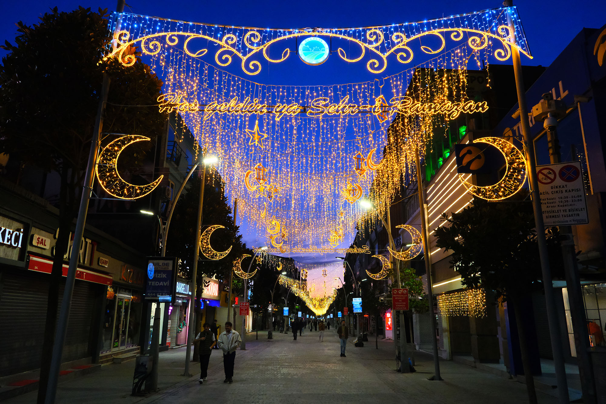 Çark Caddesi’nde ışıl ışıl Ramazan