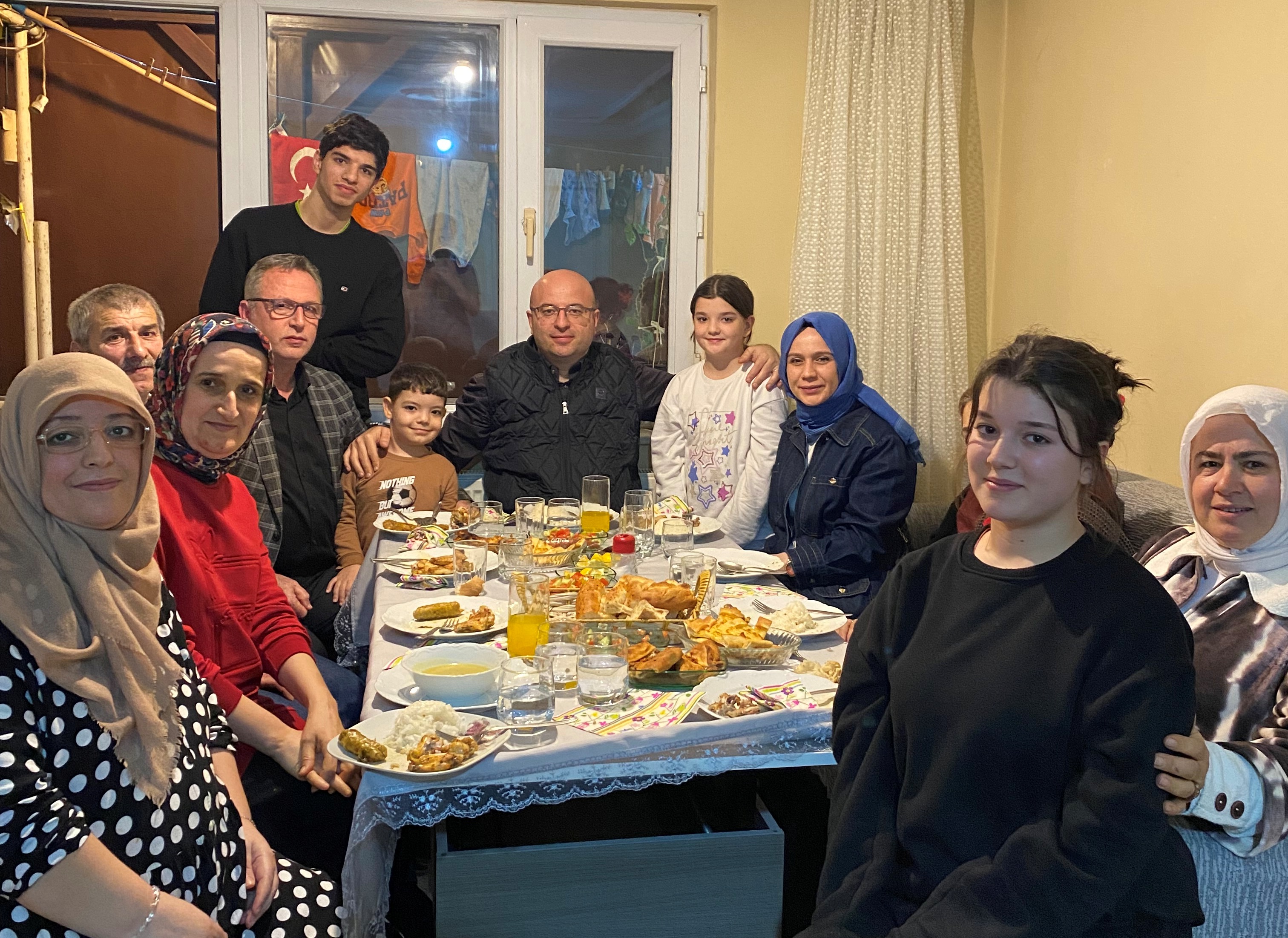 Şatafata Değil Gönüllere Talibiz