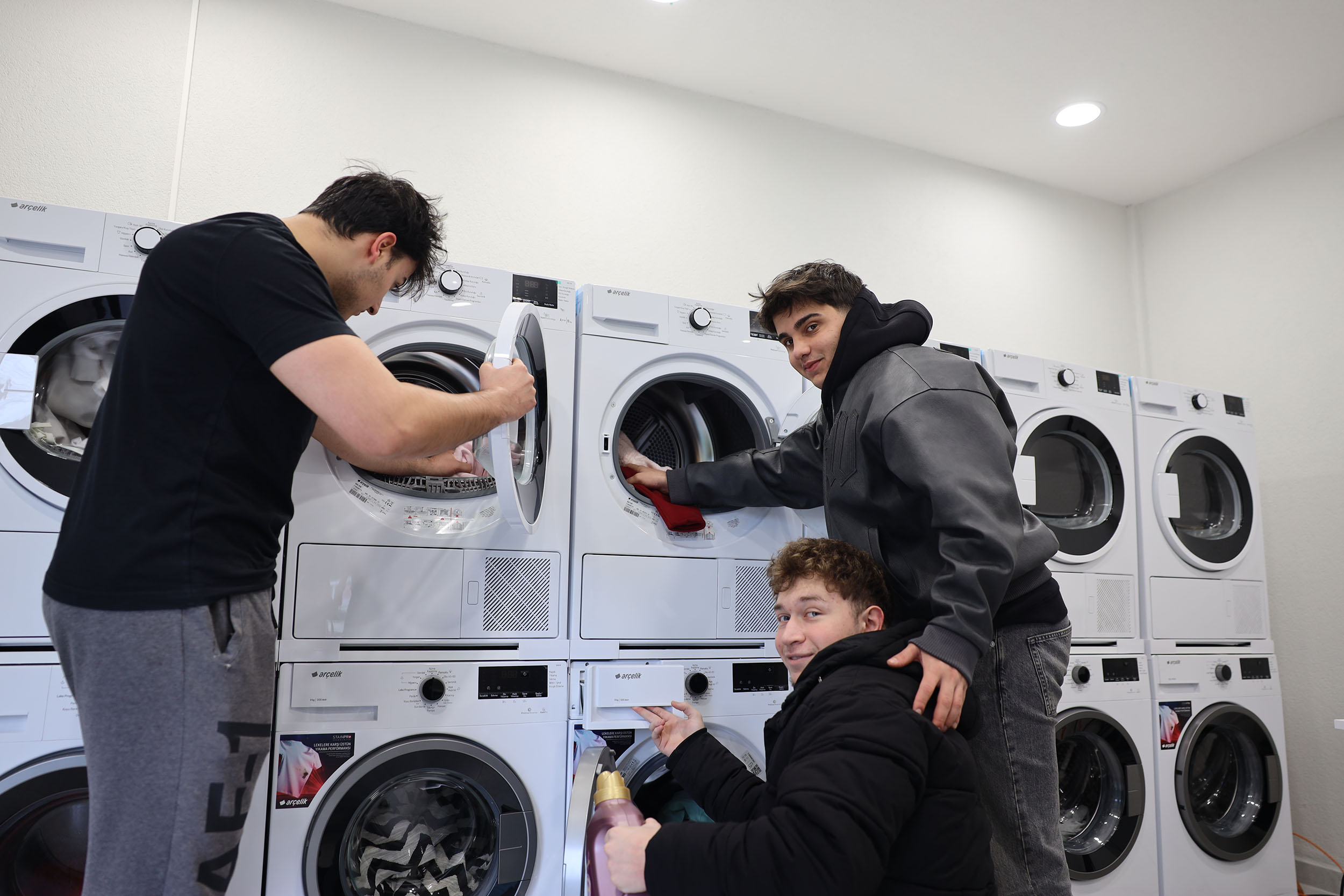 Öğrencinin çamaşır yıkama derdi bitti