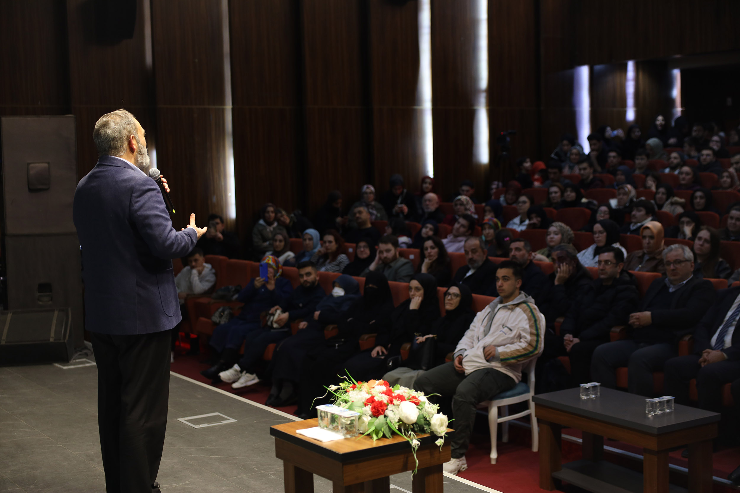 Dursun Ali Erzincanlı gönüllere dokundu