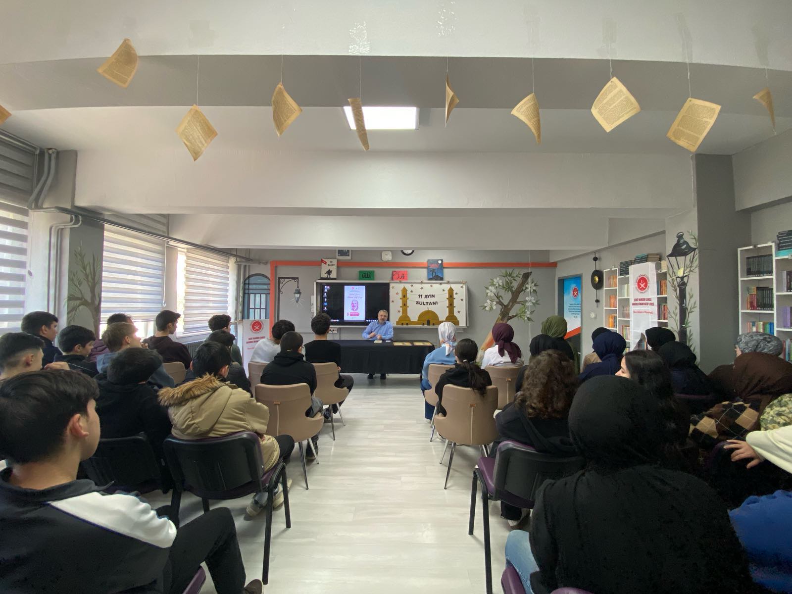 Kaynarca İmam Hatipte Mehmet Akif Söyleşisi