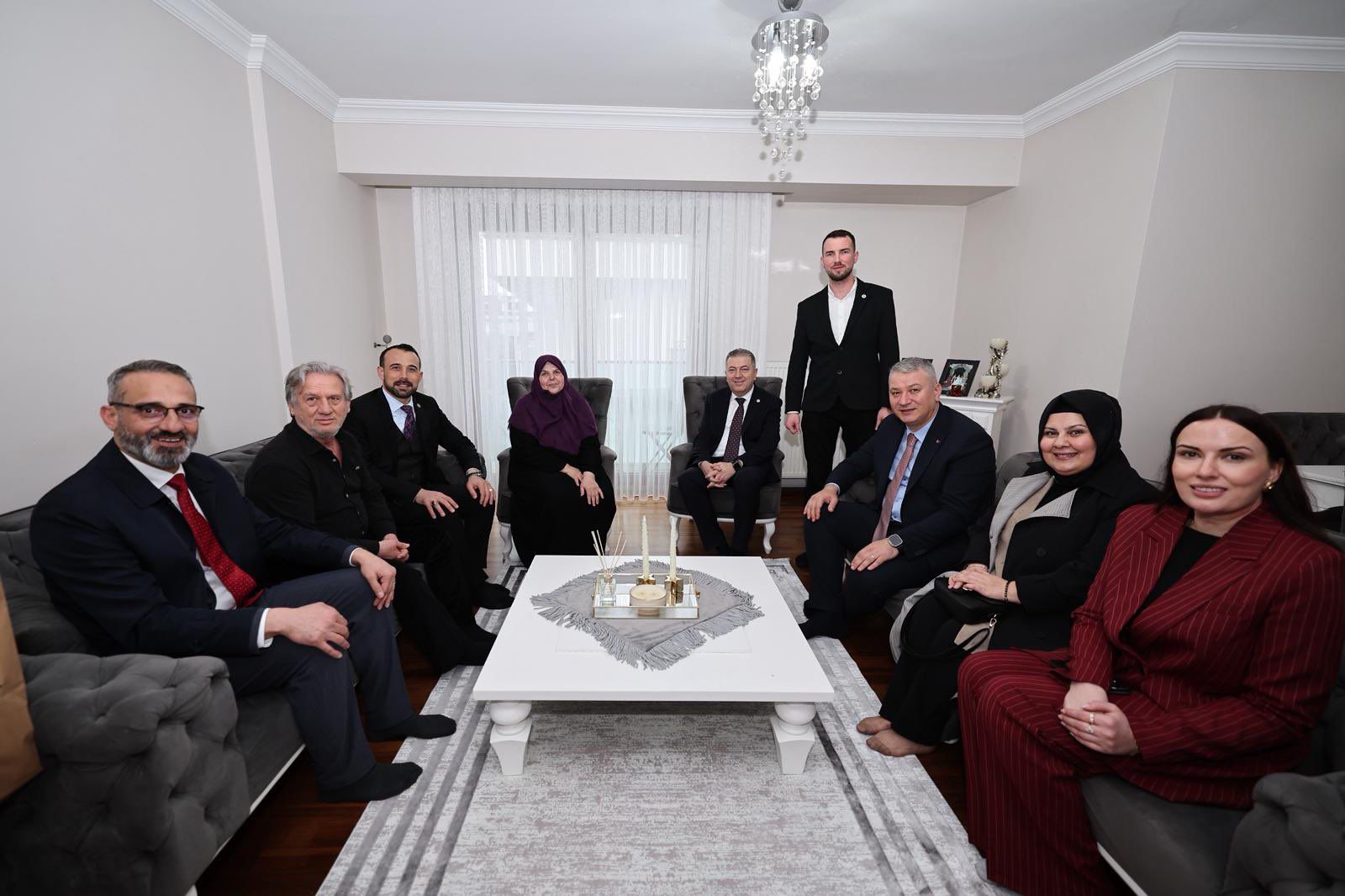 AK Parti'den Şehit Ailelerine Vefa Ziyaretleri