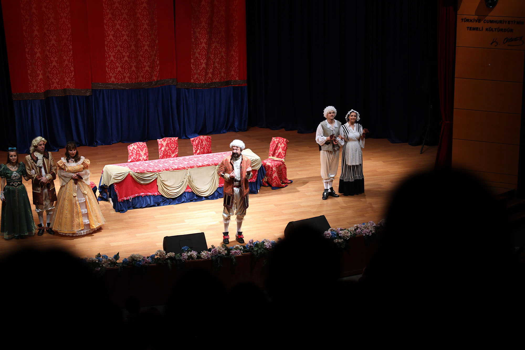 Kibarlık Budalası Sakarya’da sahnelendi