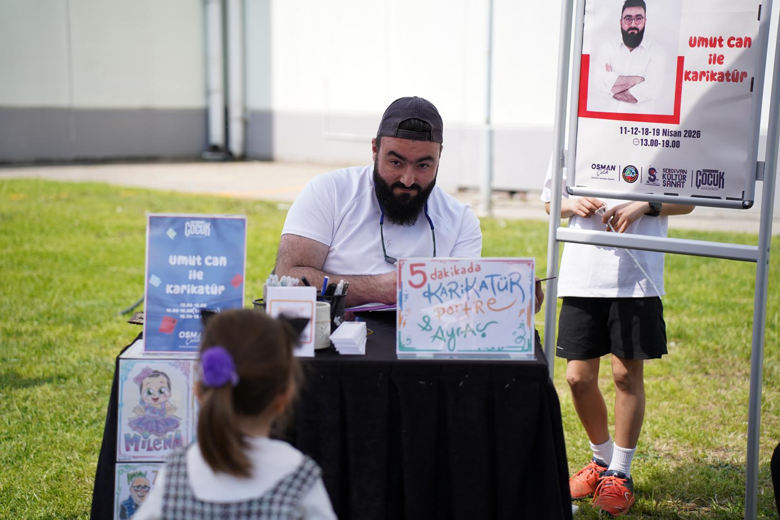 Çocuklar Sanat ve Eğlenceyle Buluşuyor