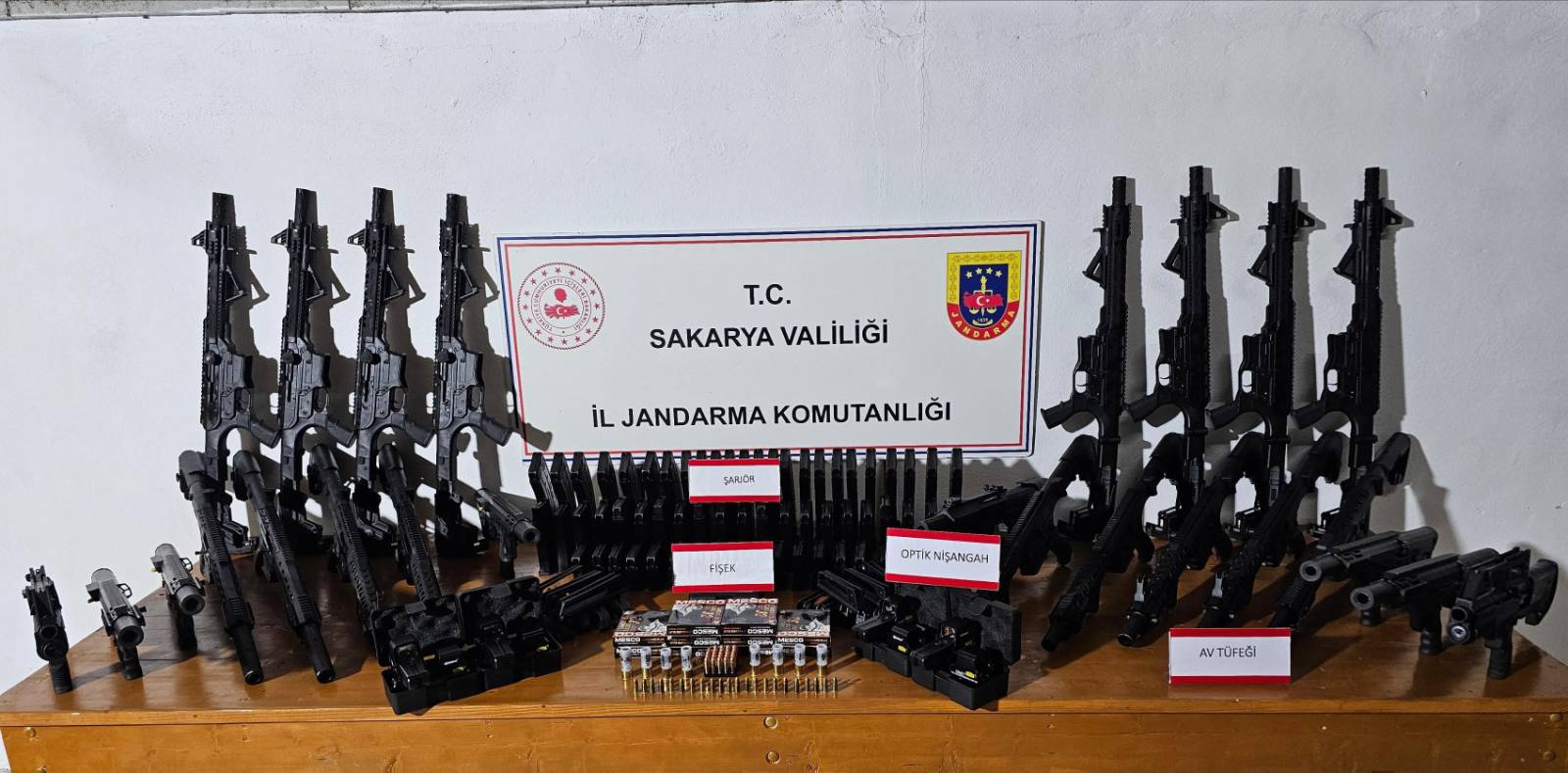 Silah kaçakçılarına operasyon