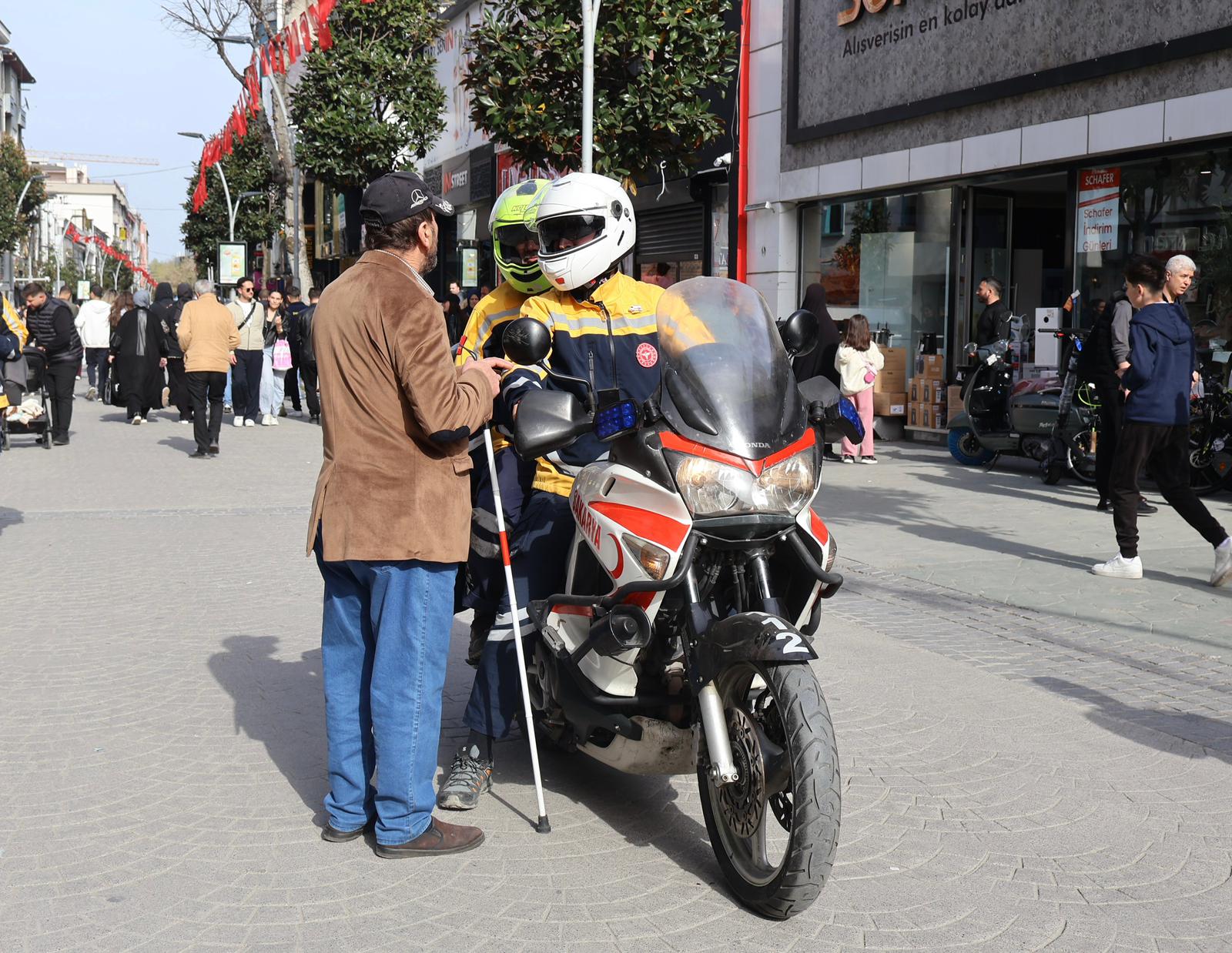 Motorlu ambulans ekibi göreve başladı